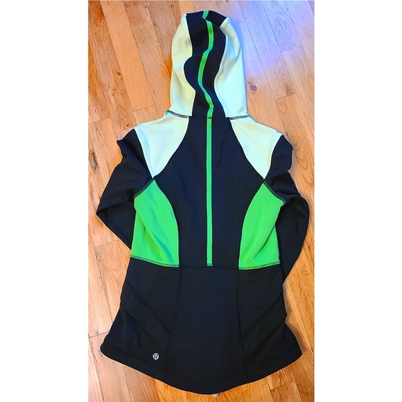 Lululemon Studio Surf Jacket Size 6 Black / Faded Zap / Frond - Picture 8 of 16